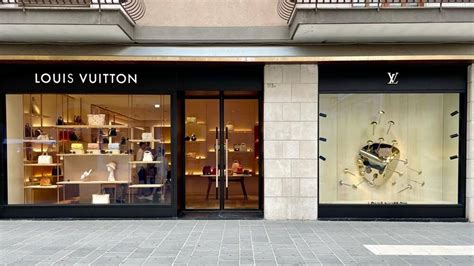 bari louis vuitton nuovo store|Louis Vuitton Bari store, Italy.